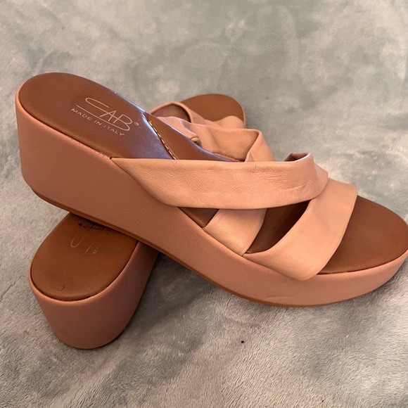 CAB leather, Italian, wedge sandals - Picture 2 of 8